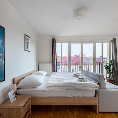 Sunny Safron Apartment Prag Dış mekan fotoğraf
