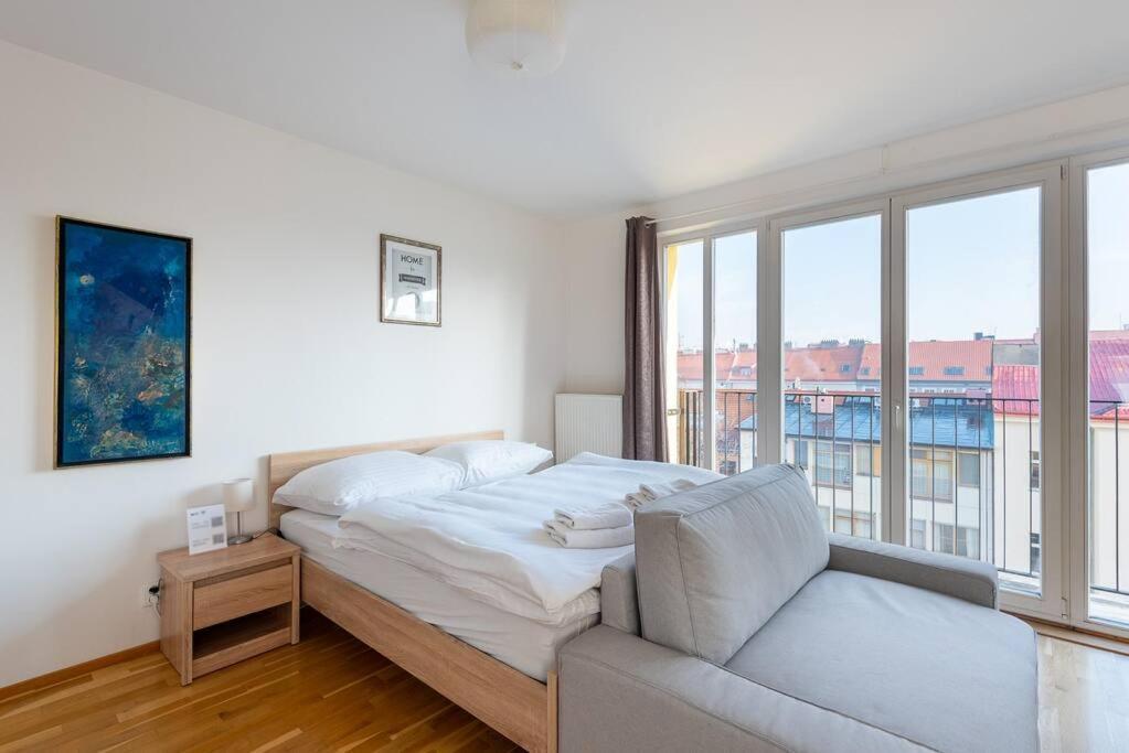 Sunny Safron Apartment Prag Dış mekan fotoğraf