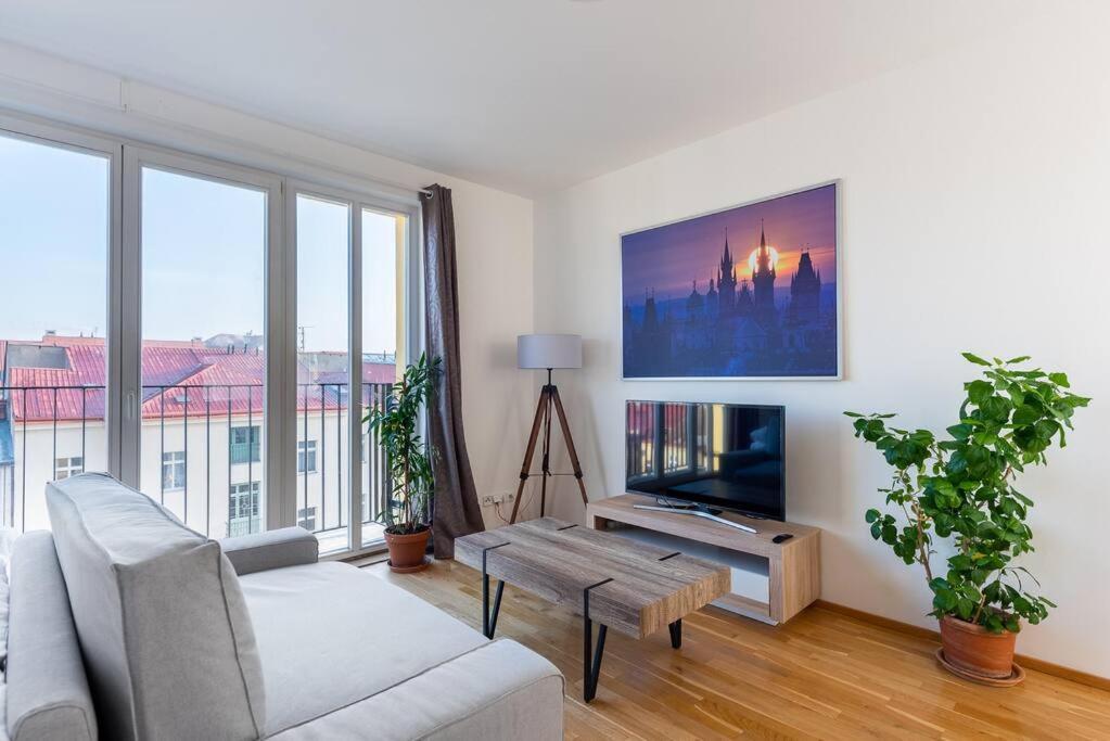 Sunny Safron Apartment Prag Dış mekan fotoğraf